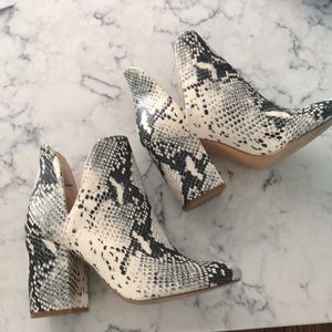 Snake skin shoes